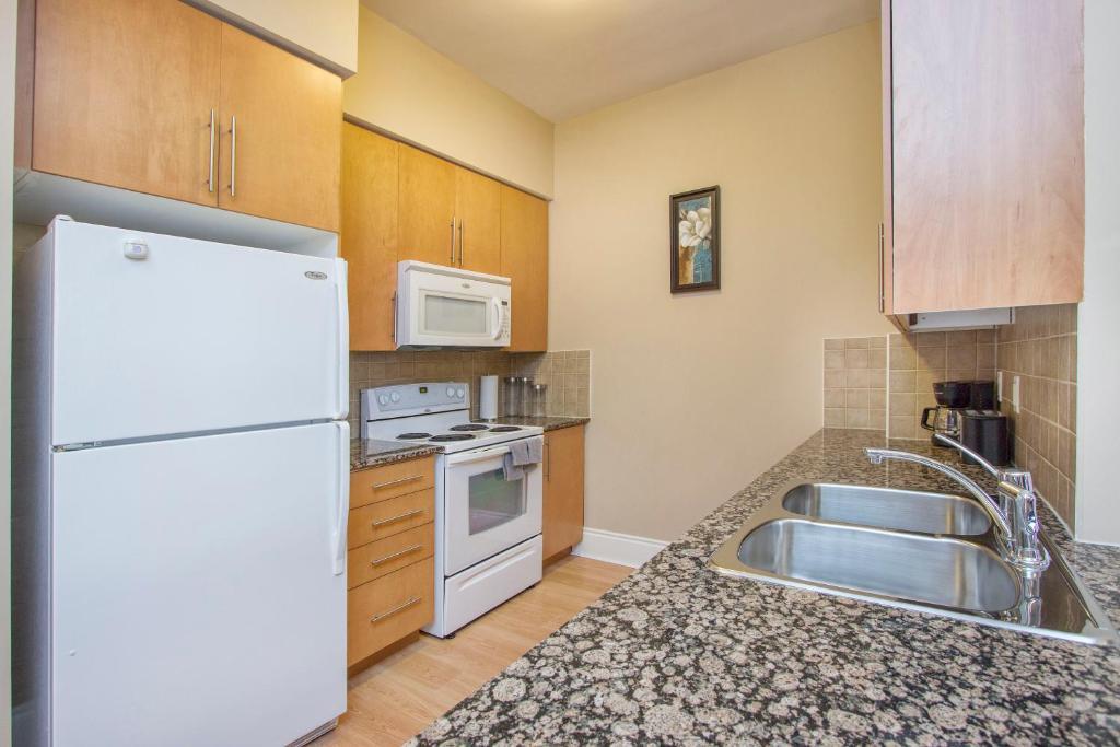 Platinum Suites Furnished Executive Suites Mississauga Room photo